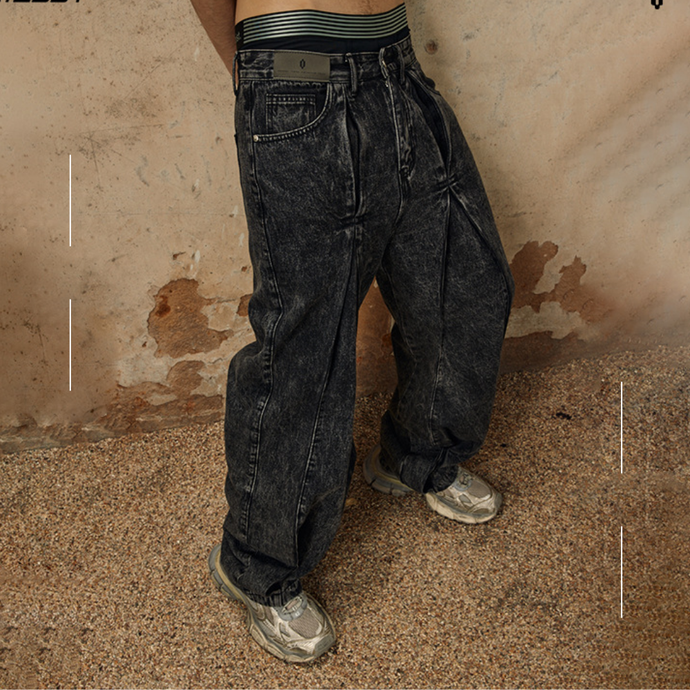 Pleated Washed Jeans
