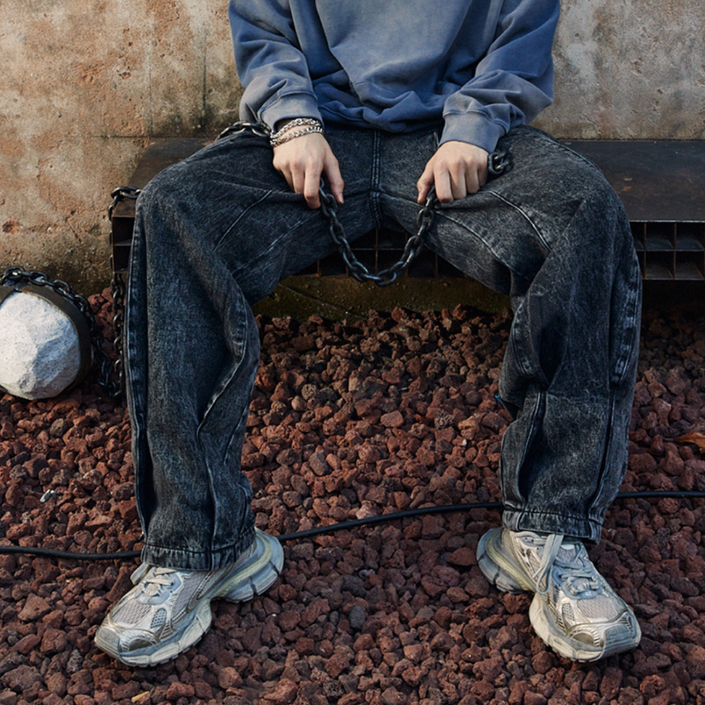 Pleated Washed Jeans