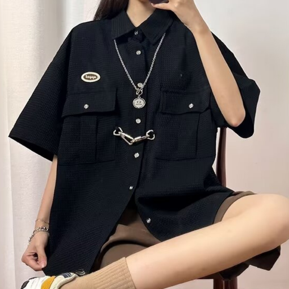 American Couple's Loose Shirt