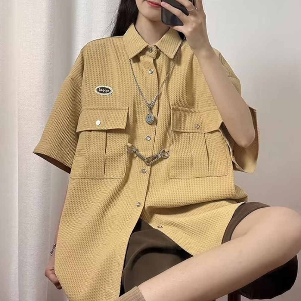 American Couple's Loose Shirt