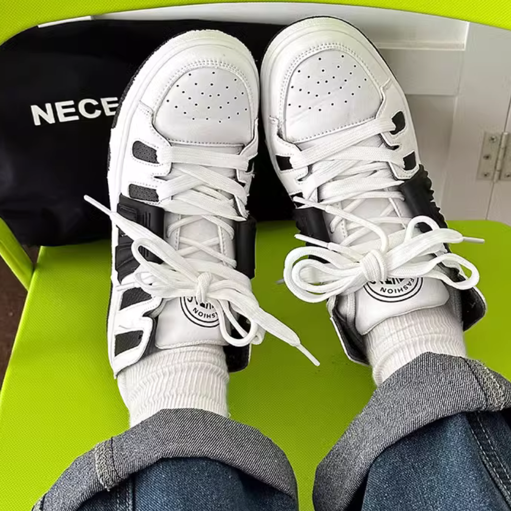 Street Smile Contrast Color Sneaker