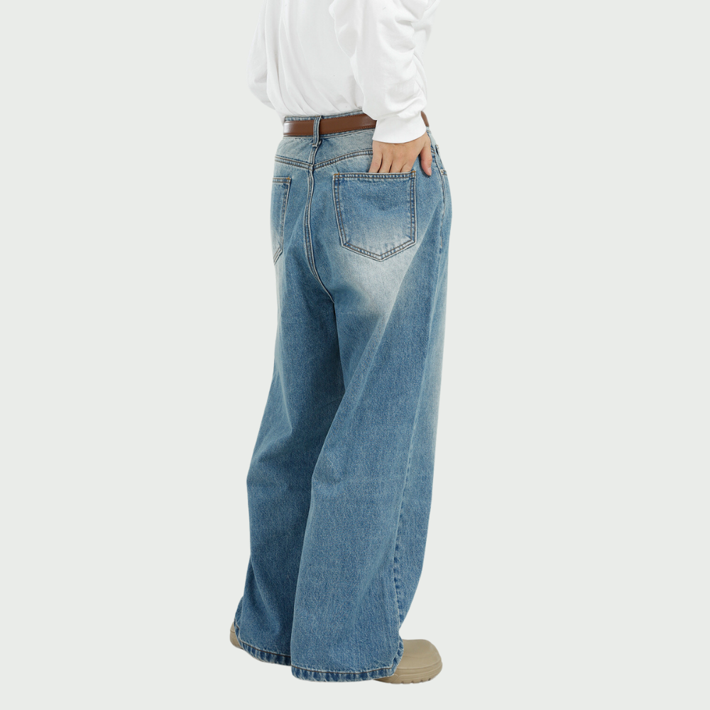 Versatile Straight Jeans