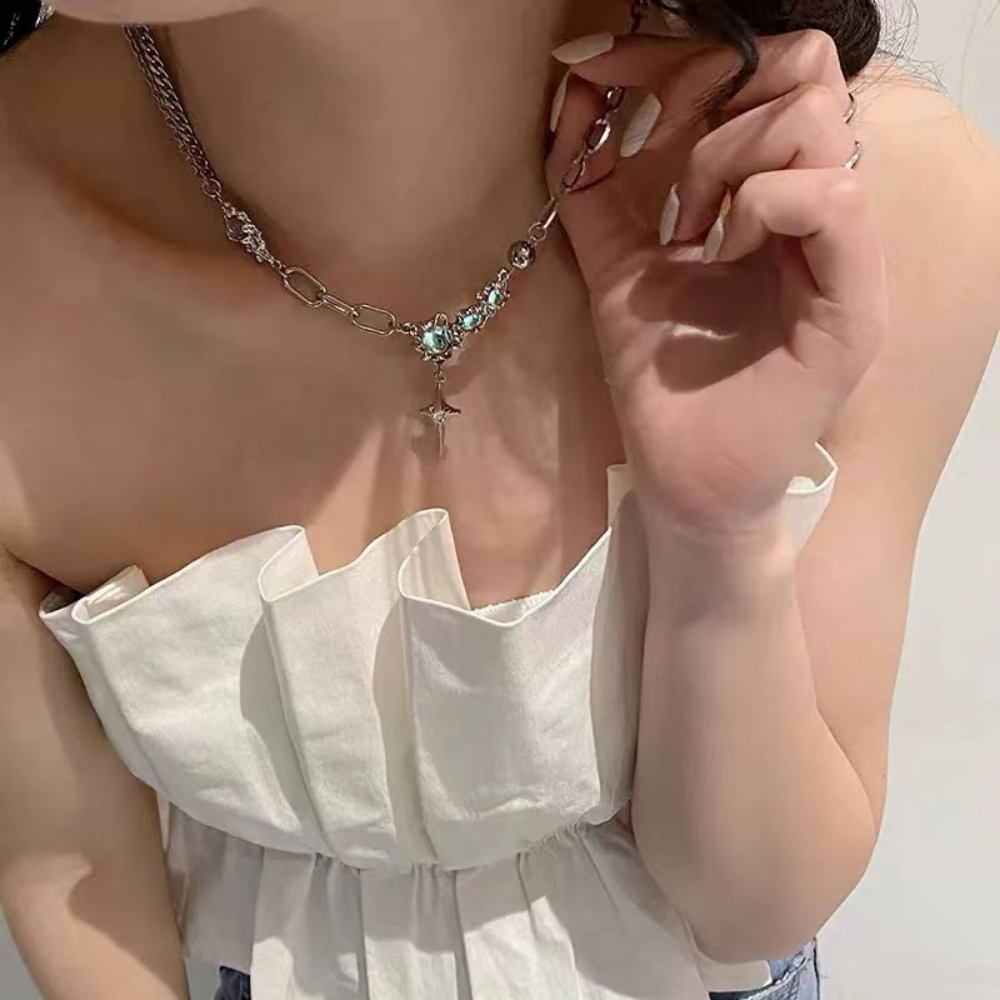 Moonstone Four-awn Star Stitching Necklace