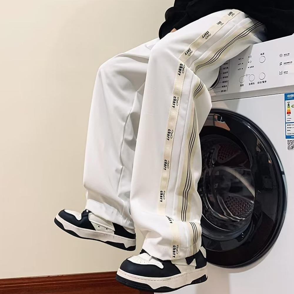 Leisure Cross Straight Cargo Sweatpants