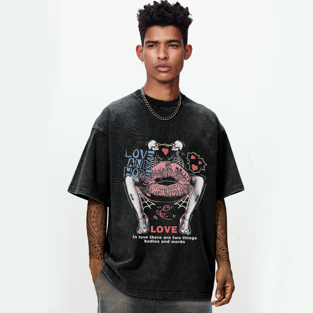 Abstract Skull Lips Washed T-Shirt