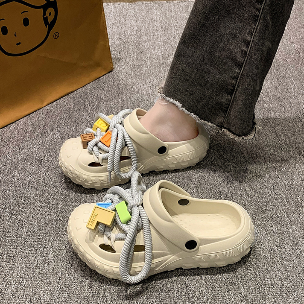 Street Shoelace Cartoon Ripped Slippers
