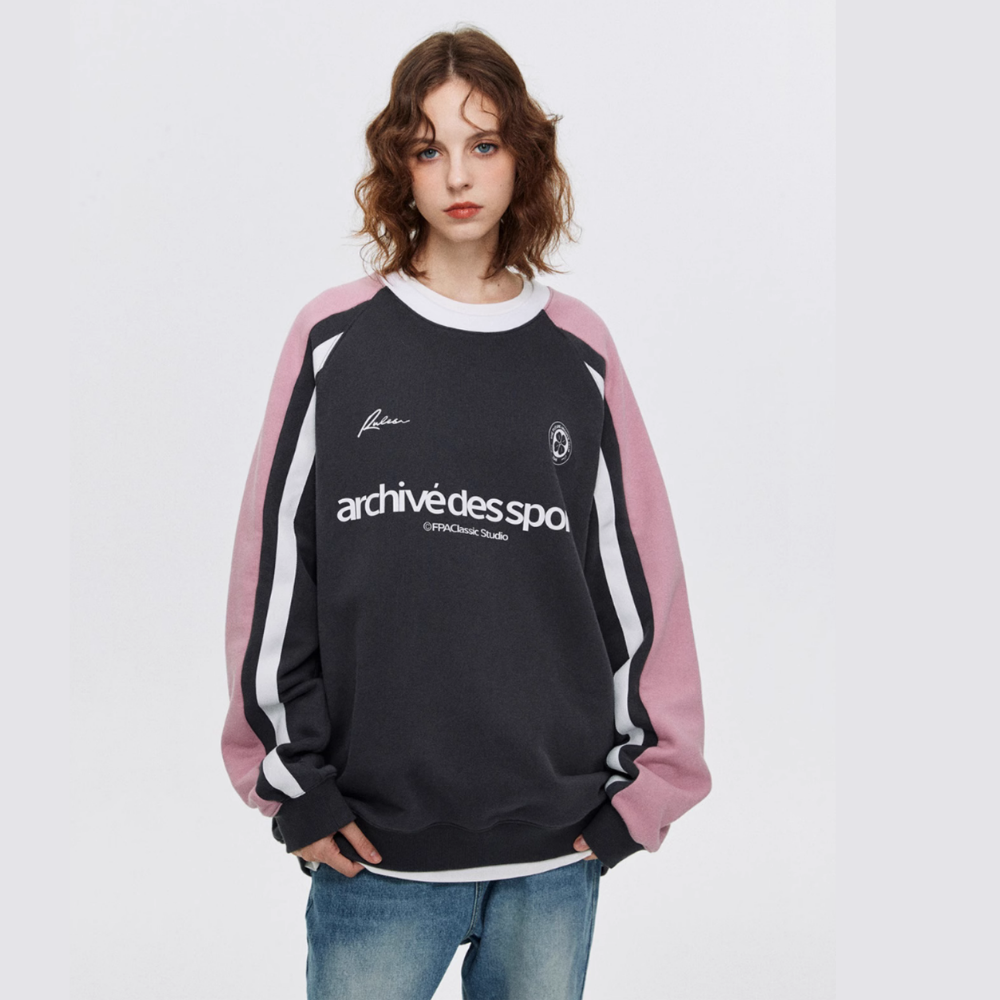 Versatile Contrasting Letter Sweatshirt