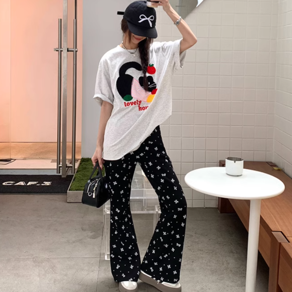 Cute Cat Towel Embroidered T-Shirt