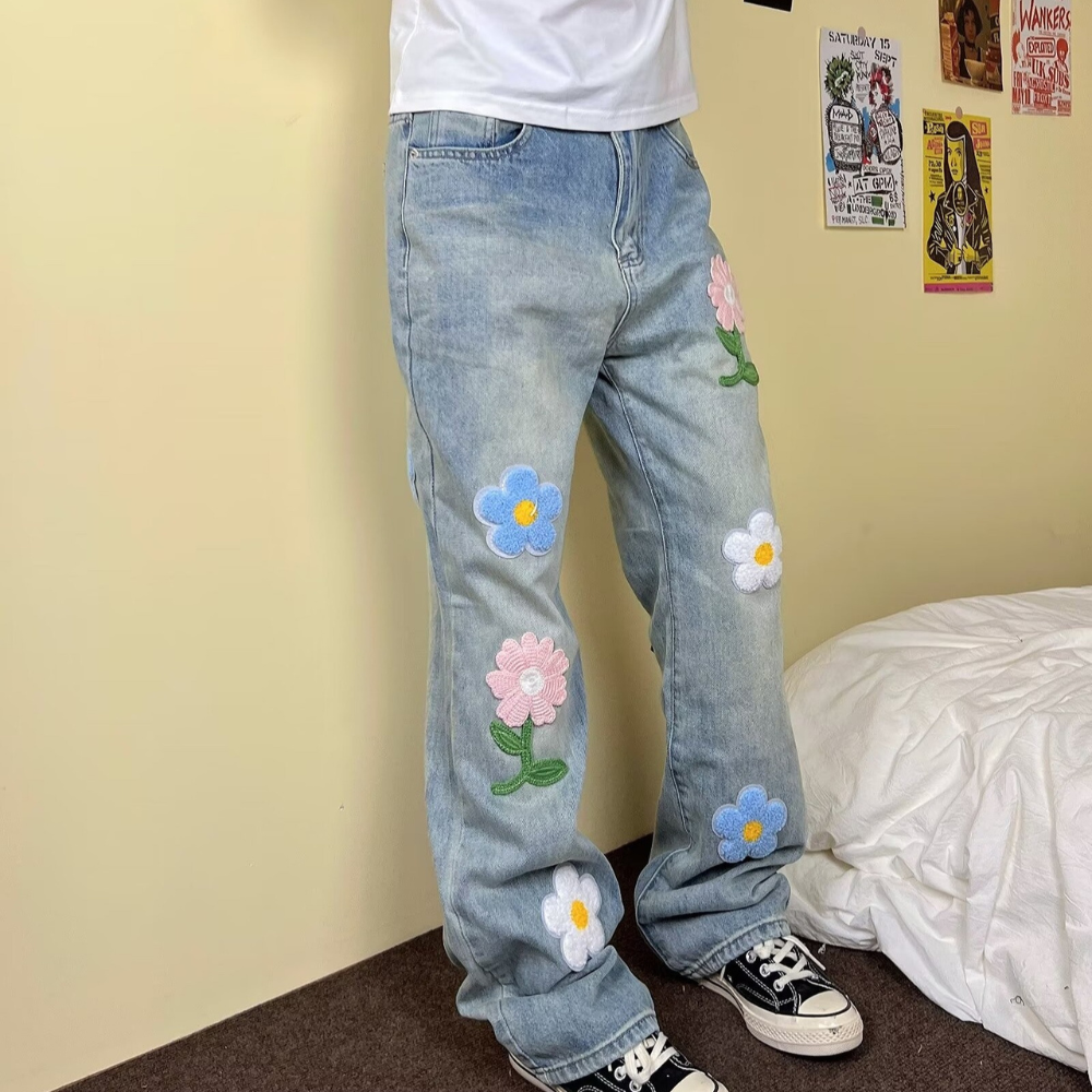Colored Sun Floral Embroidered Jeans