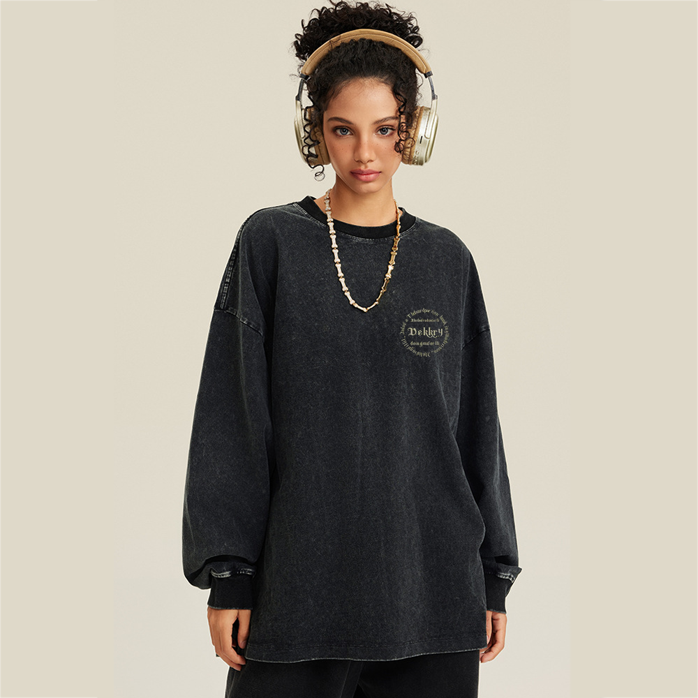 Letter Skull Hand Graphic Washed Sweatshirt