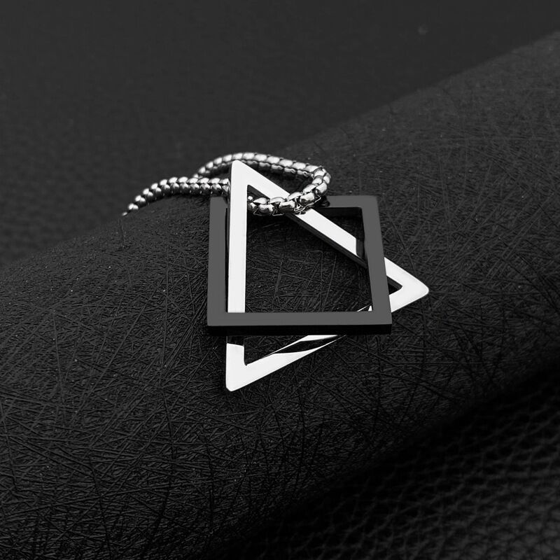 Contracted Triangle Geometry Necklace – AokLok (Kclot)