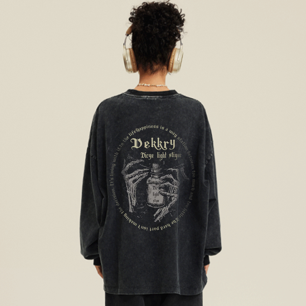 Letter Skull Hand Graphic Washed Sweatshirt
